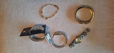 Lot of bracelets & watches