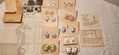 Vintage Mid-CenturySeashell Earrings From The 50s/60s On Their Original Card! Clip earring