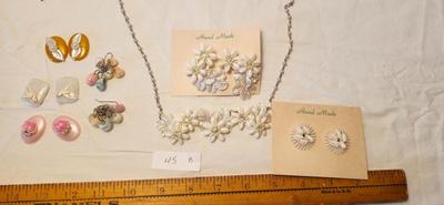 Vintage Mid-CenturySeashell Earrings & necklace From The 50s/60s On Their Original Card! Clips