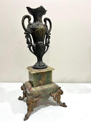 REINE DES FLEURS Par-Ruffony 19th Century Onyx Marble Mantle Clock Set