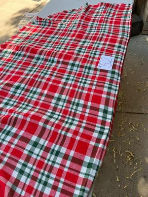 Red/Green/White Holiday Oval Tablecloth
