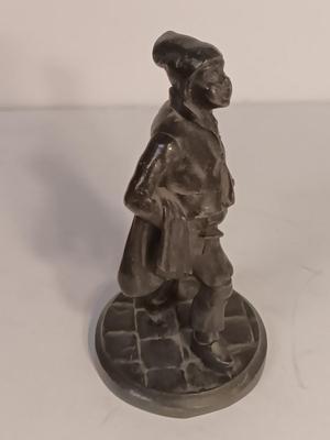 Mabutte Bronze statue