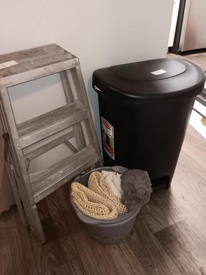 Rubbermaid 13-gallon trash can - mop bucket - step ladder and more