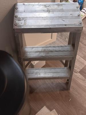 Rubbermaid 13-gallon trash can - mop bucket - step ladder and more
