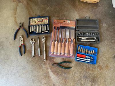 CHISEL SET, VARIOUS SOCKETS, XACTO CUTTING SET AND MORE