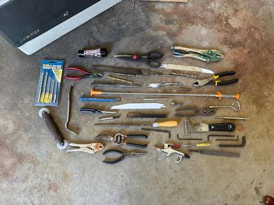 A VARIETY OF HAND TOOLS & DRILL BITS