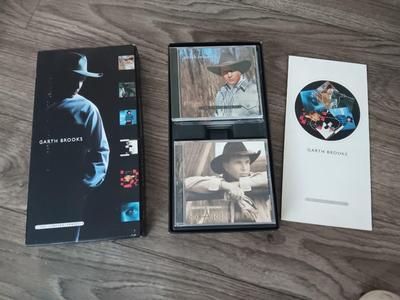 Music on CD Garth Brooks - CD box set - includes 8 cd's