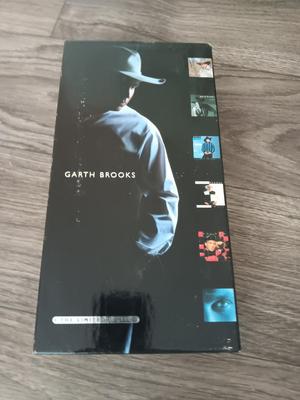 Music on CD Garth Brooks - CD box set - includes 8 cd's