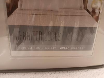 Brand-new Queen-Sized Sheet set - Jennifer Lopez 100% cotton GATSBY