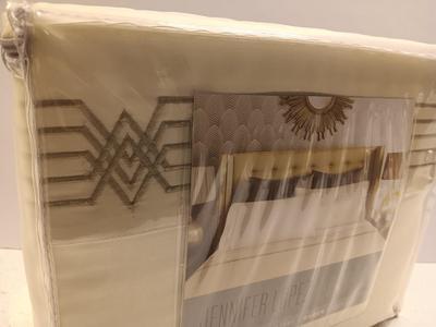 Brand-new Queen-Sized Sheet set - Jennifer Lopez 100% cotton GATSBY