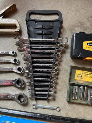 SCREW EXTRACTOR SET, DEEP WELL SOCKETS, WRENCHES
