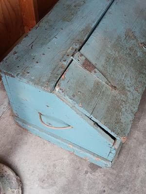 Primitive toolbox with inside drawer