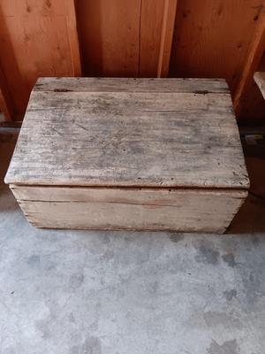 Primitive wooden storage box / toolbox