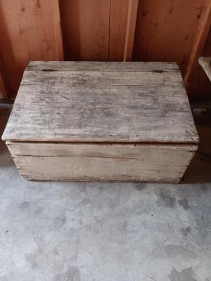 Primitive wooden storage box / toolbox