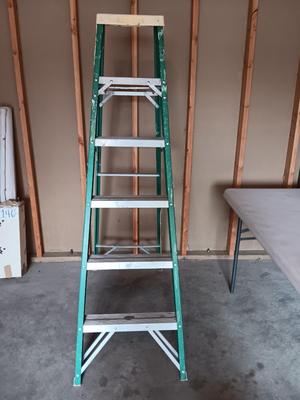 Fiberglass Six foot step ladder for commercial & Electrical