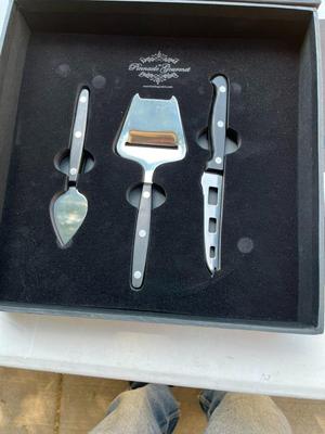 The Pinnacle Gourmet 3 Pc. Serving Set in Case