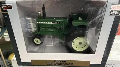 SpecCast Collectible Metal Narrow Front Gas Tractor