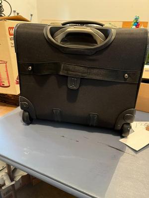 Travel Pro Carry On Garmet Bag Luggage - Black