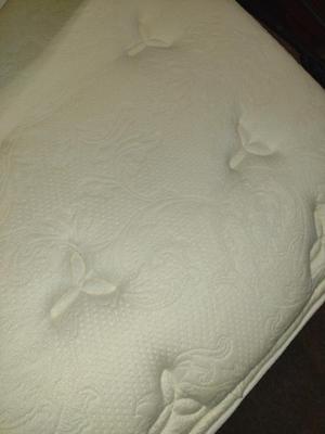 King Size Metal Frame Bed with Beautyrest Mattress