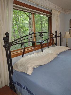 King Size Metal Frame Bed with Beautyrest Mattress