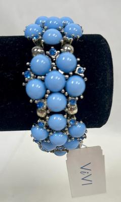 Vivi Bracelet with Periwinkle stones new with tag (Jewelry Lot #10)