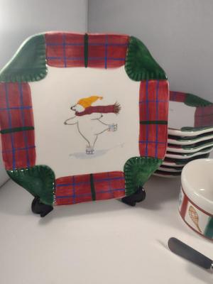 Pfaltzgraff Snow Bear Luncheon Plates (8 Pc), Salt & Pepper Shakers, and Dip Bowl with Spreader