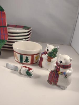 Pfaltzgraff Snow Bear Luncheon Plates (8 Pc), Salt & Pepper Shakers, and Dip Bowl with Spreader