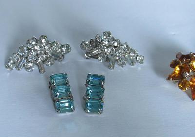 Rhinestone Brooch and Earring Lot, Blue Ones Are Weiss