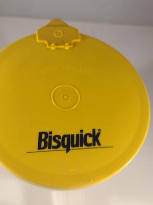 Tupperware Bisquick Batter Bowl with Lid- 8 Cup Capacity
