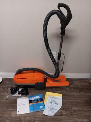 Kenmore Aspiradora Vacuum Cleaner - with accessories and all hand tools