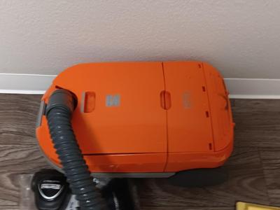 Kenmore Aspiradora Vacuum Cleaner - with accessories and all hand tools