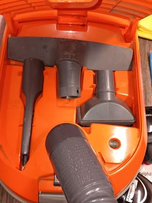 Kenmore Aspiradora Vacuum Cleaner - with accessories and all hand tools