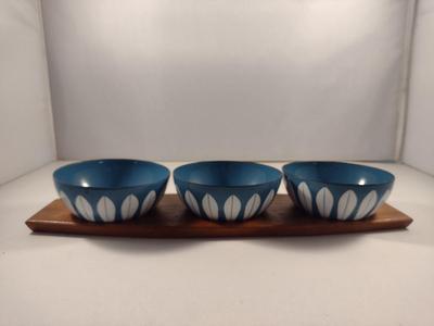 MCM Cathrineholm Enamelware Lotus Condiment Set- 3 Bowls with Teak Holder