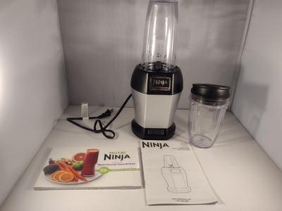 Nutri Ninja Blender Set- 900 Watts- In Working Condition