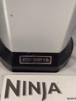Nutri Ninja Blender Set- 900 Watts- In Working Condition