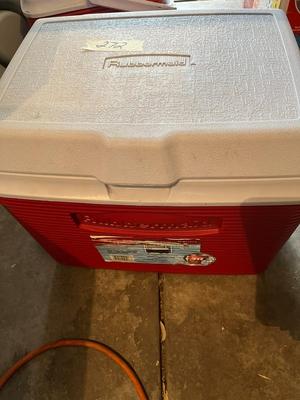 Rubbermaid 24 Quart Cooler Stain & Odor Resistant Liner - New