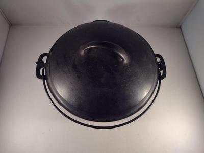 Cast Iron Dutch Oven with Self Basting Lid