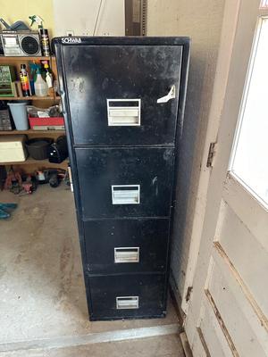 4 DRAWER LOCKING FILING CABINET