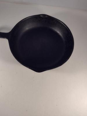 #5A Cast Iron Skillet- Approx 8"