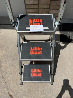 Giant 3-Step Aluminum Ladder