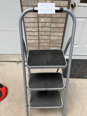 Easy Reach 3 Step Steel Ladder