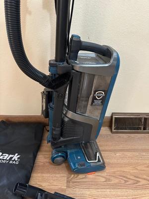 VERY NICE SHARK APEX BAGLESS VACUUM WITH DUO CLEAN