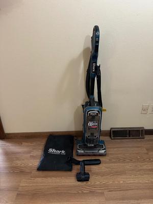 VERY NICE SHARK APEX BAGLESS VACUUM WITH DUO CLEAN