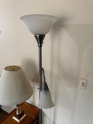 FLOOR AND TABLE LAMPS WITH A SIDE TABLE ON WHEELS