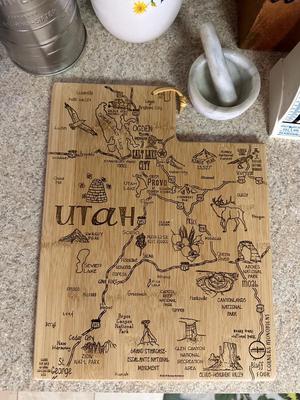 CUTLERY SET IN A BLOCK, KITCHEN UTENSILS, UTAH WOODEN CUTTING BOARD