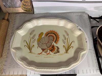 BAKEWARE AND PREP TOOLS, SERVING TRAY AND PLATTERS