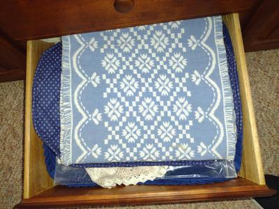 Collection of Table Linens- Table Cloths, Napkins, Placemats