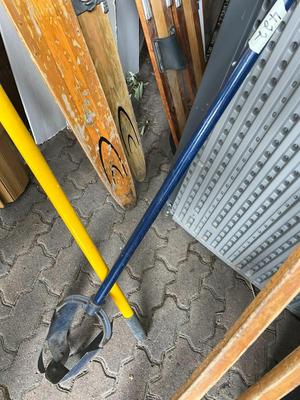 Post Hole Digger - Blue