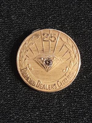 Rare 14K Gold 25 anniversary Diamond Dealers Club inc. With diamond