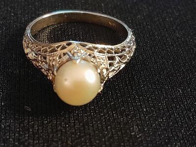 RARE 18K White Gold Filigree Art Deco Pearl Ring 1920s
